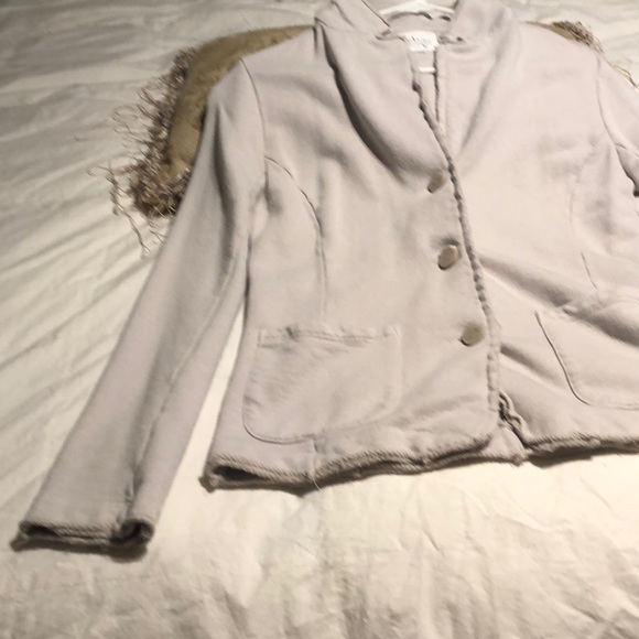 Taupe jacket in good condition, barely worn - Picture 3 of 3